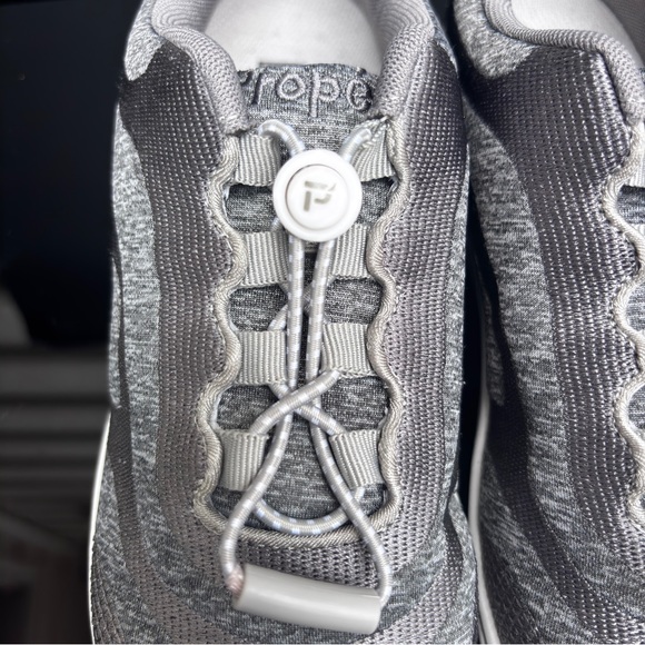 Propet Women's TravelActiv Aero Shoe, Silver, Size 6 NIB - Picture 4 of 13